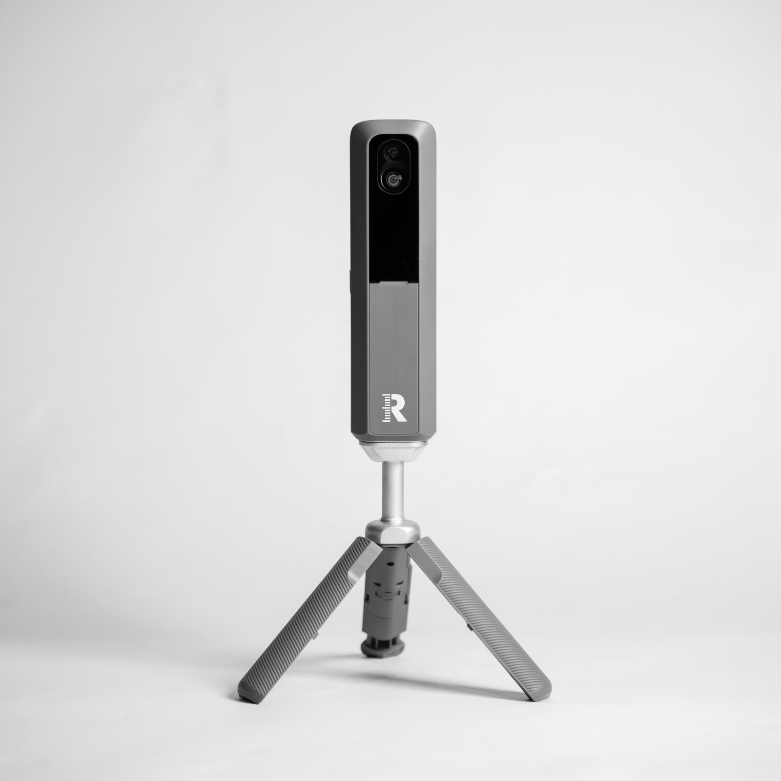 Rapsodo MLM2XPRO Mobile Golf Launch Monitor & Simulator